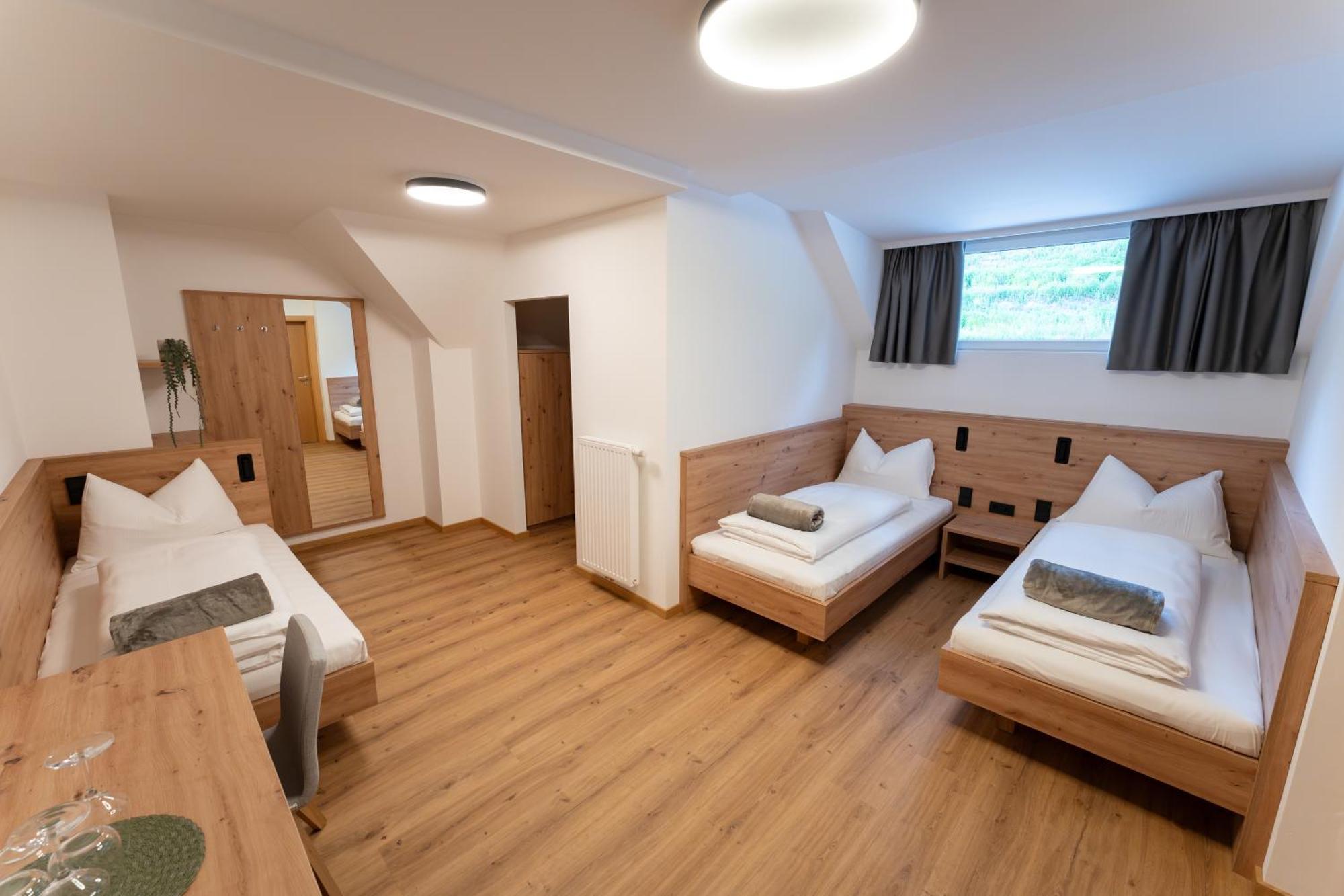 Self Service Hotel Schnalser Hof Натурно Екстериор снимка