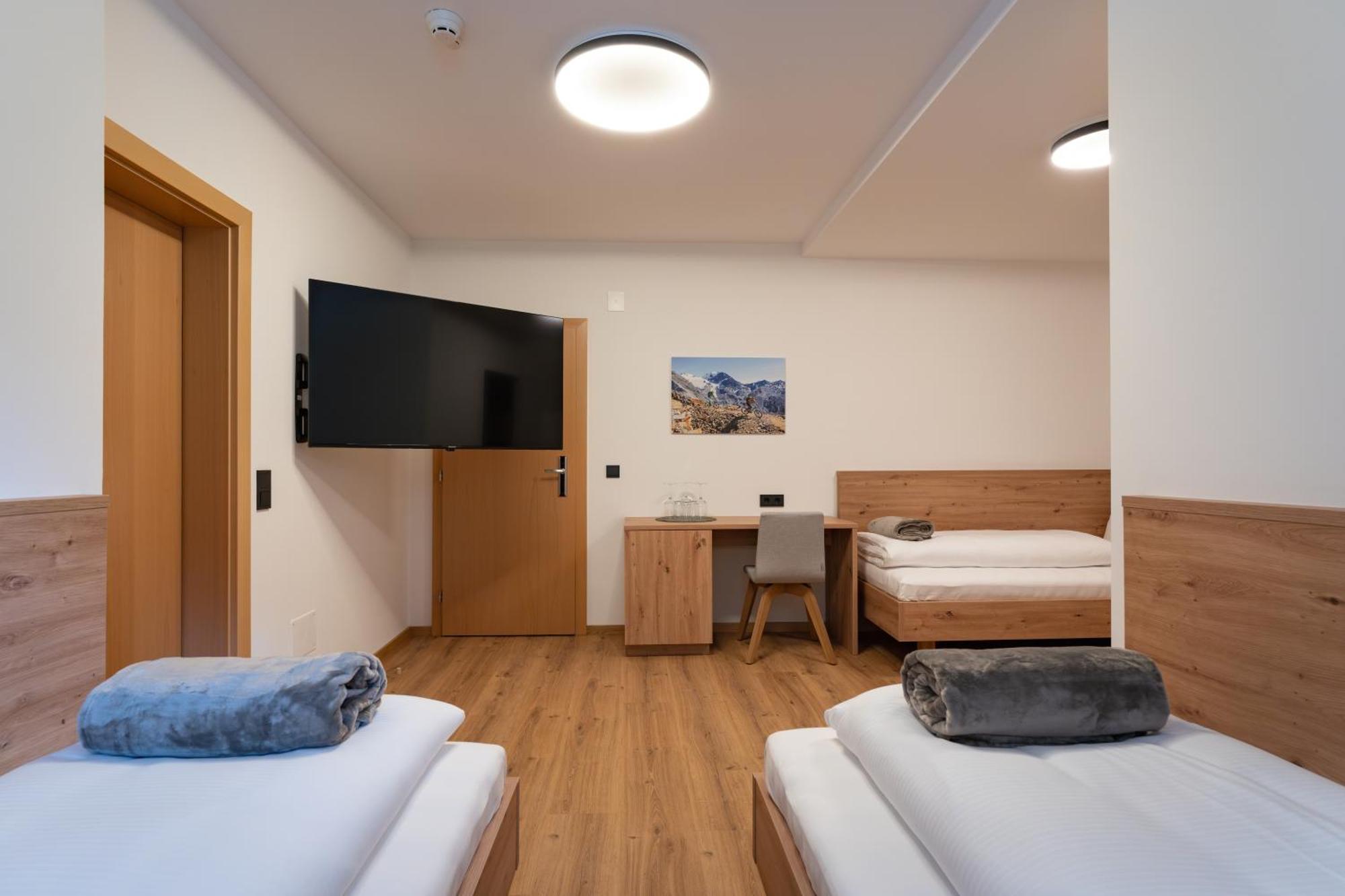 Self Service Hotel Schnalser Hof Натурно Екстериор снимка