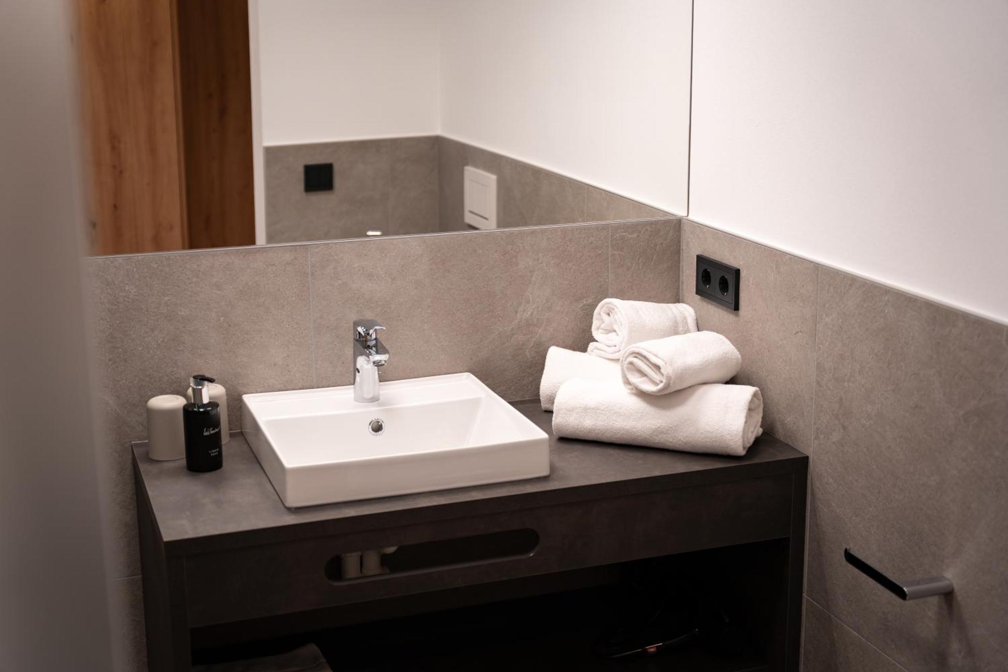 Self Service Hotel Schnalser Hof Натурно Екстериор снимка